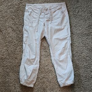 GAP Women's White Capris